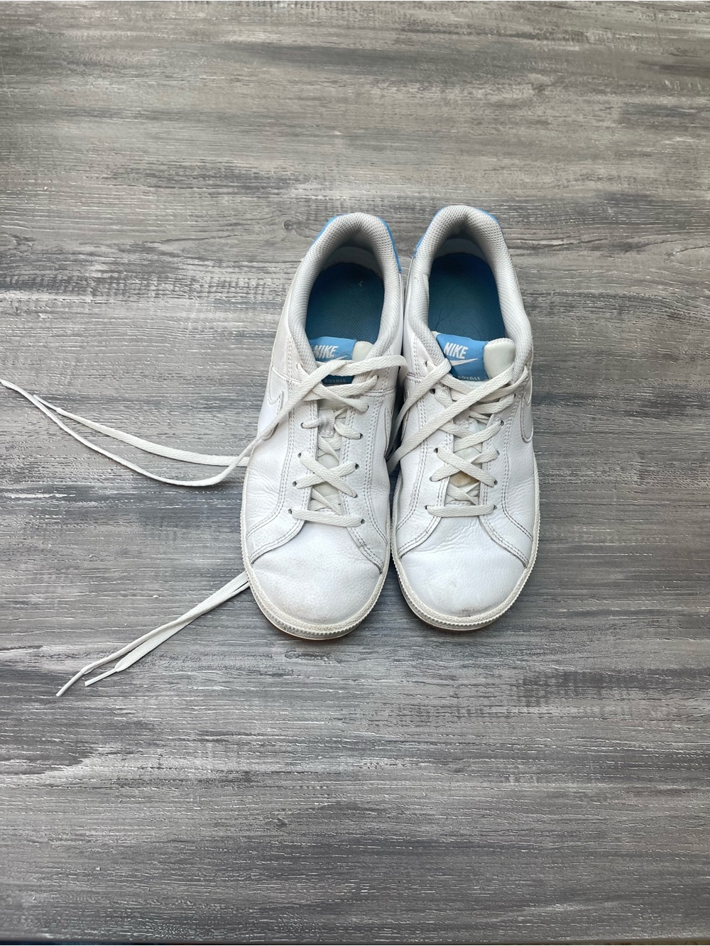Nike unisex White Low-Top Sneakers with Light Blue Insoles